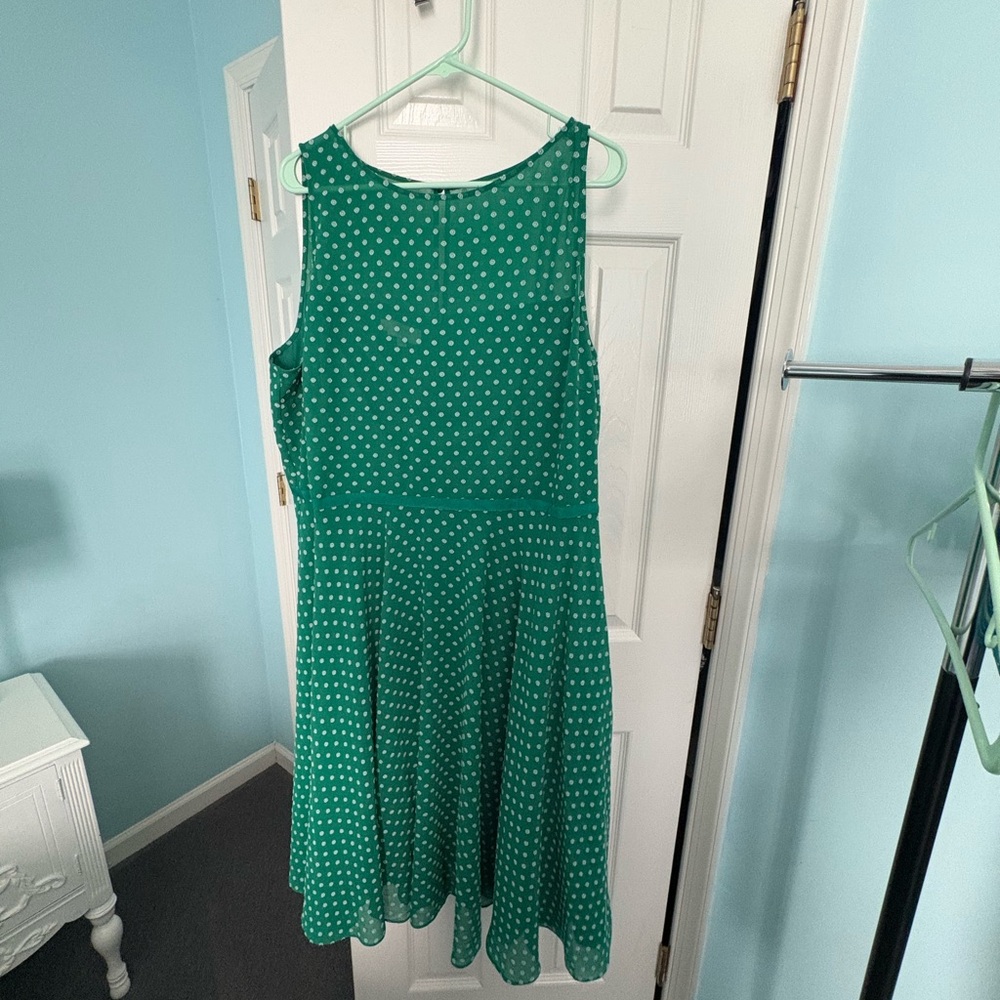 Elegant Green Polka Dot Midi Dress
